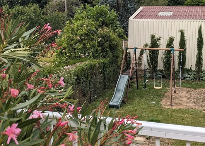 De Charme, Ideal Pour 4 別荘